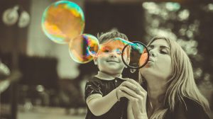 Moving to Palm Beach Gardens - a mother, her sun and soap bubbles